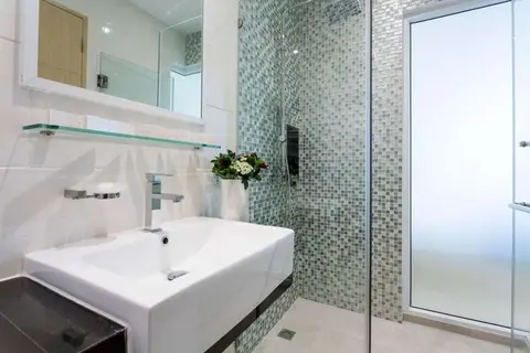 The Beachfront Hotel Phuket in ตำบลราไวย์ — foto 19
