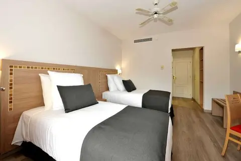 Hotel Salobrena Suites in Salobreña — foto 3