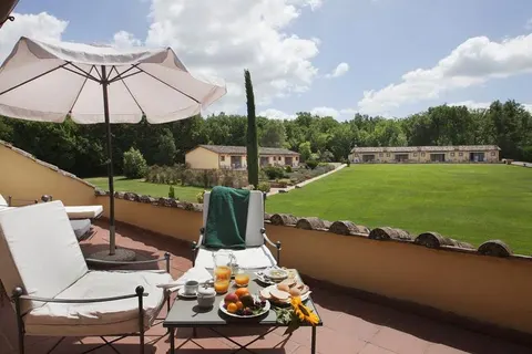 Borgo San Luigi in Monteriggioni — foto 3