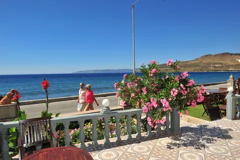 Toula Apartments & Studios in Πέτρα — foto 21