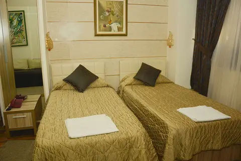 Hotel Comfort in Tirana — foto 12