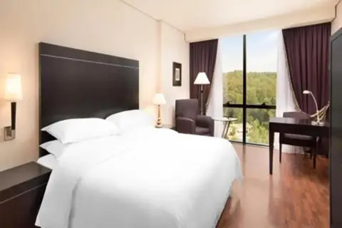Mak Albania Hotel in Tirana — foto 11