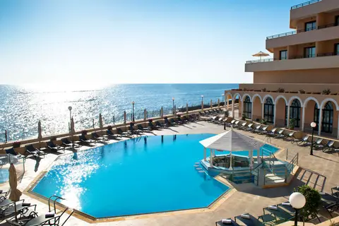 Radisson Blu Resort St. Julians in San Ġiljan