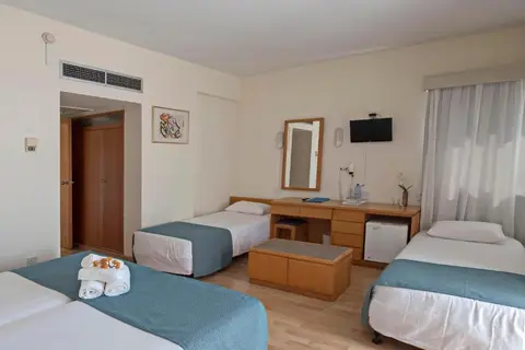 Kissos Hotel in Paphos — foto 12