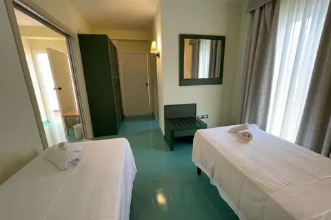 Hotel Baia dei Faraglioni in Mattinata — foto 25