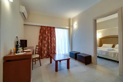Calamos Beach Hotel in Athene — foto 8
