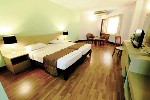 Golden Beach Cha-am Hotel in ชะอำ — foto 16