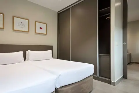 Aparthotel Barcelona Montjuic in Barcelona — foto 19
