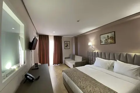 Doanesia Premium Hotel & Spa in Tirana — foto 3