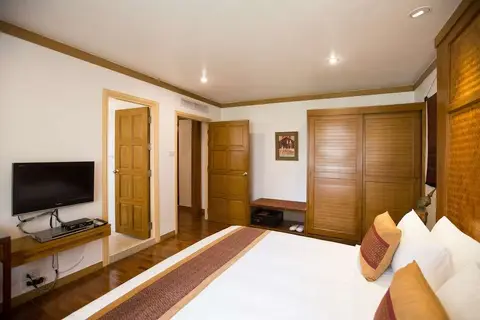 Tarntawan Hotel Surawong Bangkok​ in Bangkok — foto 18