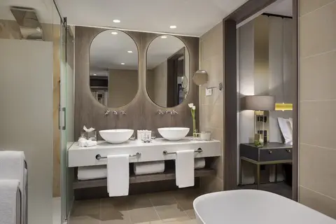 The Level at Meliá Castilla in Madrid — foto 12