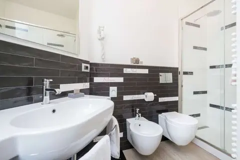 Hotel Touring in Bologna — foto 18
