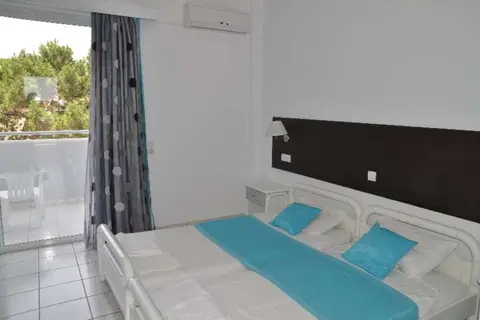 Blue Nest Hotel in Τιγκάκι — foto 3