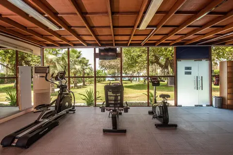 BM Beach Hotel in Ras Al Khaimah — foto 12