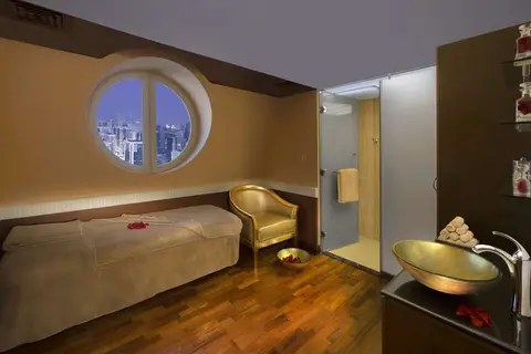 Royal Rose Abu Dhabi, a Curio Collection by Hilton Affiliated Hotel in الدَّانَةْ — foto 9