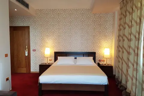 Aragosta Restaurand-Hotel in Durres — foto 20