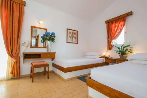 Delfinia Hotel & Bungalows in Molyvos, foto 3