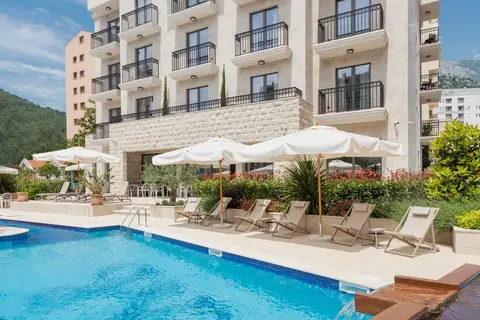 Hotel Momentum by Aycon in Budva