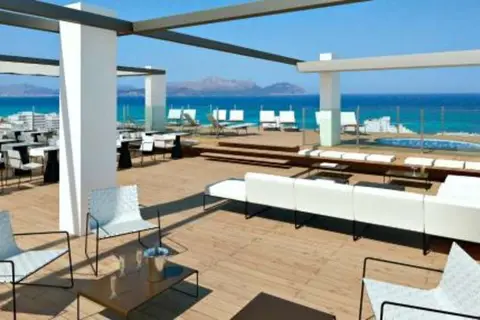 BG Tonga & Suites Tower Design Hotel in Santa Margalida — foto 12