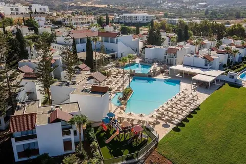 Kapetanios Aqua Resort in Peyia