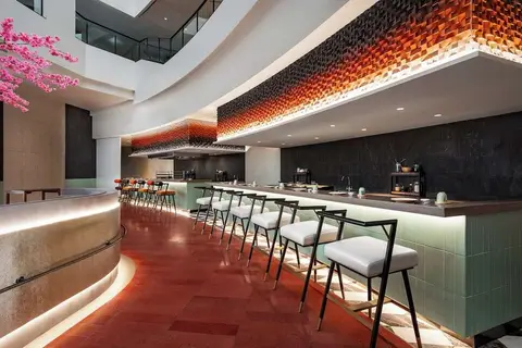 M Social Phuket in ตำบลป่าตอง — foto 4