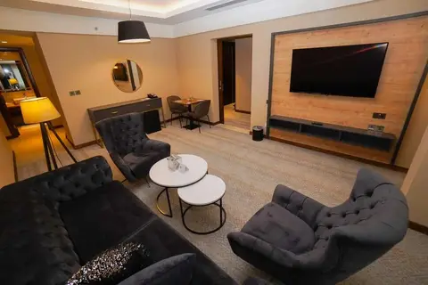 The Grand Lux Hotel in Doha — foto 7