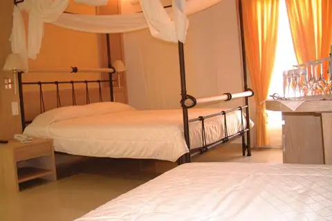 Orizontes Hotel & Villas in Pyrgos — foto 27