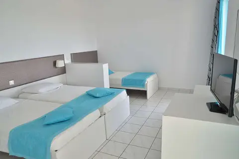 Blue Nest Hotel in Τιγκάκι — foto 4