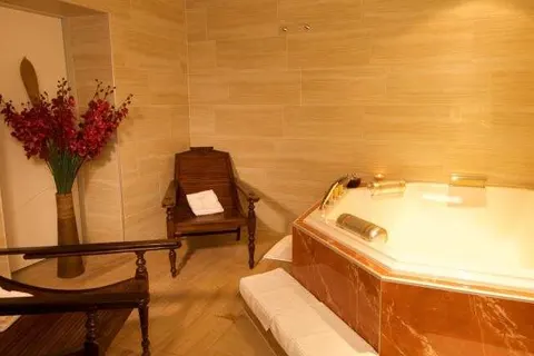 Burghaus en Villa Kronenburg foto 18