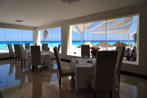 The Pyramid At Grand Oasis in Cancún — foto 16
