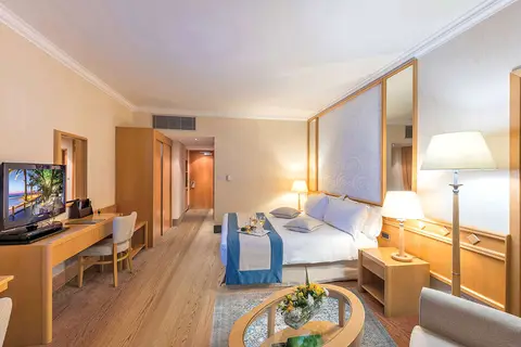 Constantinou Bros Asimina Suites Hotel in Geroskipou — foto 5