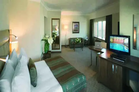 Mövenpick Hotel Izmir in Konak — foto 4