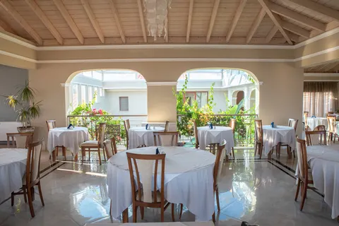 Alma Luxury Resort Hotel in Petra — foto 8
