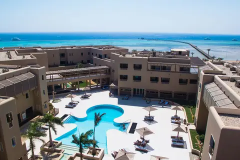 The Breakers Diving & Surfing Lodge in سفاجا
