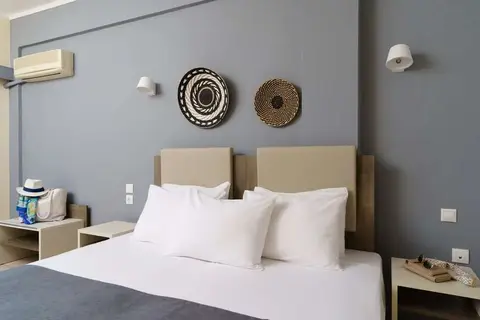 Calamos Beach Hotel in Άγιοι Απόστολοι — foto 18