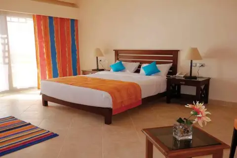 Viva Blue Resort & Diving in Coraya Divers Naga Bay — foto 11