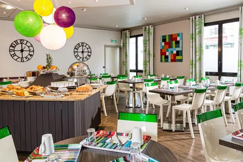 Paris Louis Blanc foto 2