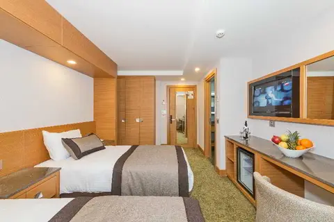 Bisetun Hotel in Fatih — foto 21