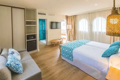 Hotel Occidental Torremolinos Playa in Torremolinos — foto 4