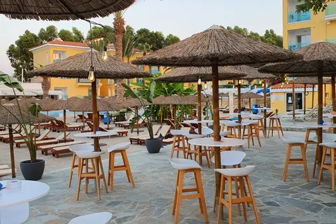 Malama Beach Holiday Village in Παραλίμνι — foto 29