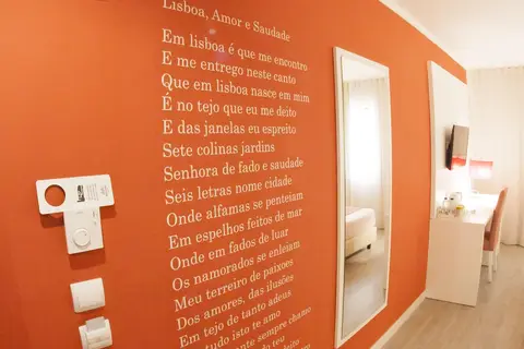 Masa Hotel Almirante in Almada