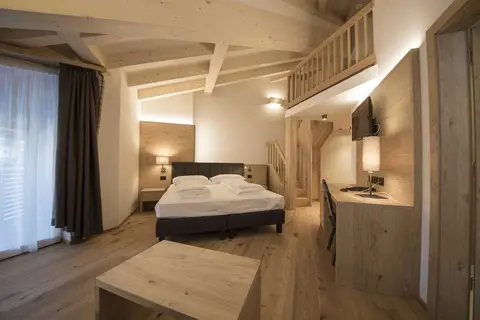 Hotel Monroc in Commezzadura — foto 29