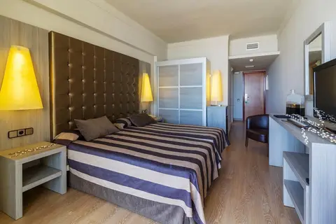 Hotel Panorama in Torroella de Montgrí — foto 23