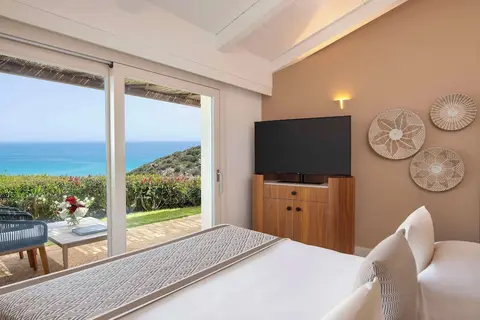 Baia di Chia Resort Sardinia, Curio Collection by Hilton in Domus de Maria — foto 19