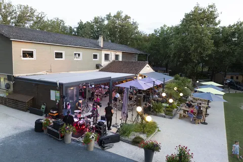 Camping Les Hirondelles foto 2