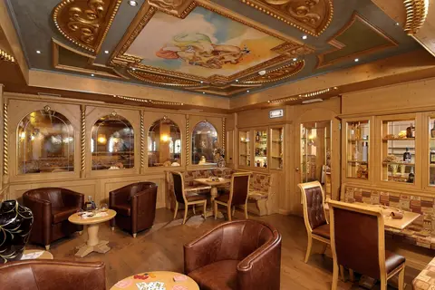 Tevini Dolomites Charming Hotel in Commezzadura — foto 27