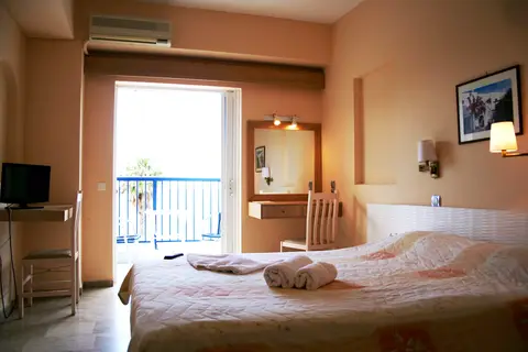Golden Sun Hotel in Finikoundas — foto 28