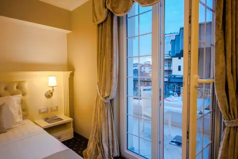 Lot Boutique Hotel in Tirana — foto 15
