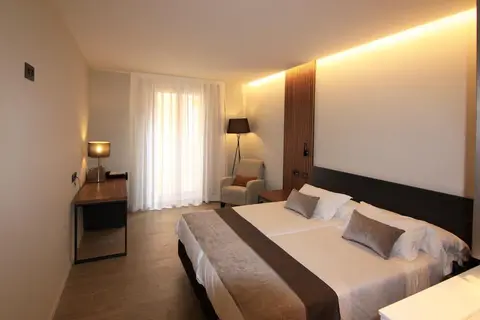 Hotel Palas Raval De La Mar in Lladurs — foto 26