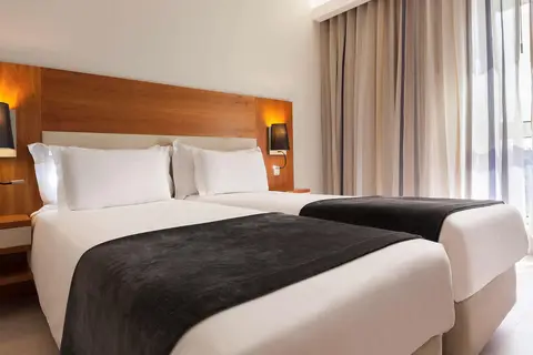 Mercure Lisboa Hotel in Almada — foto 20